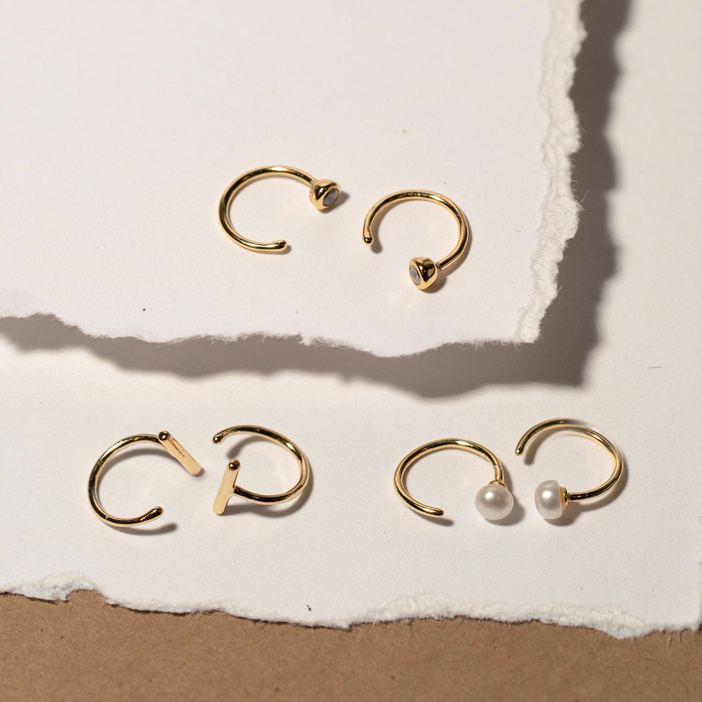 Rima - Bar huggie earrings