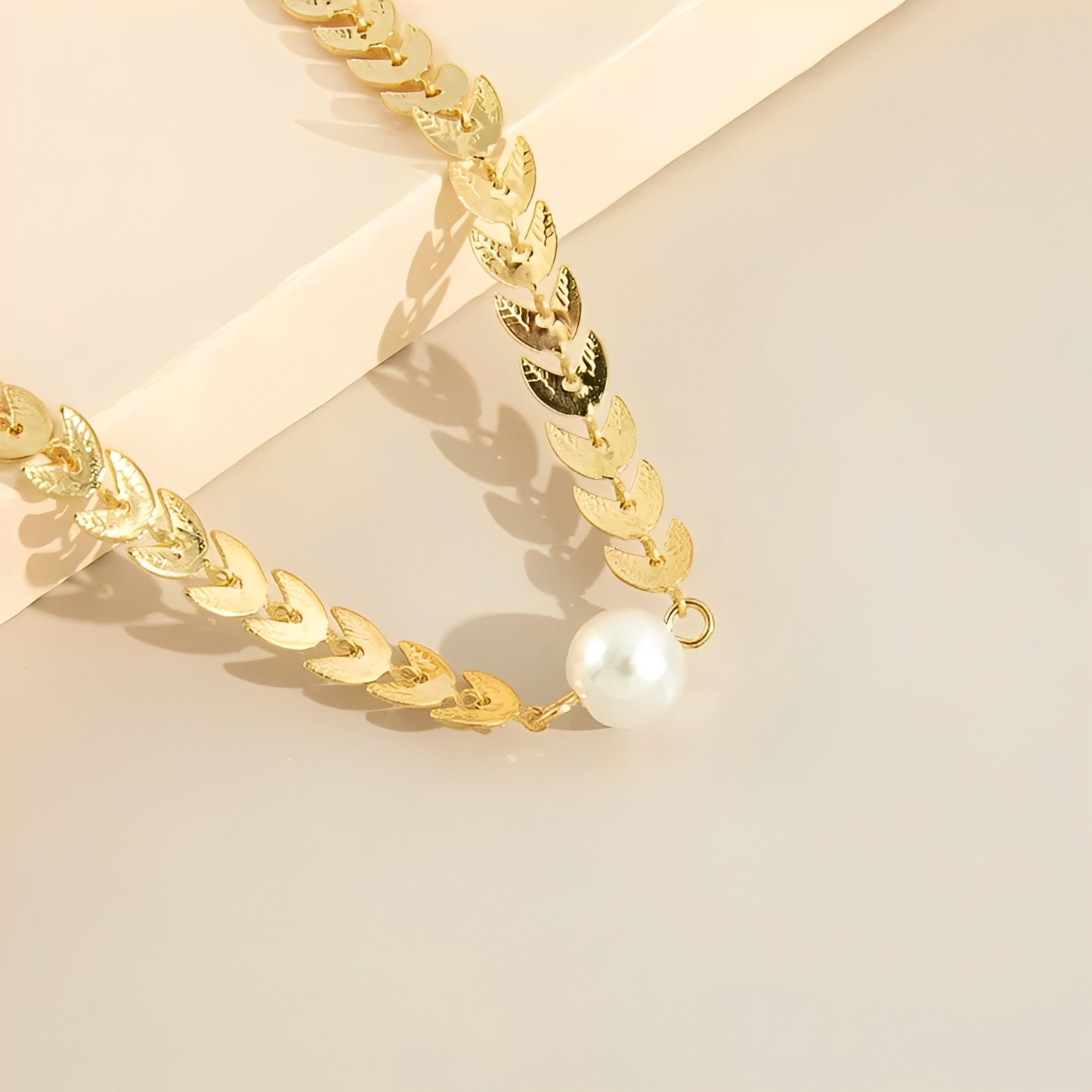 Aria – Roman Necklace in Gold & Elegant Pearl