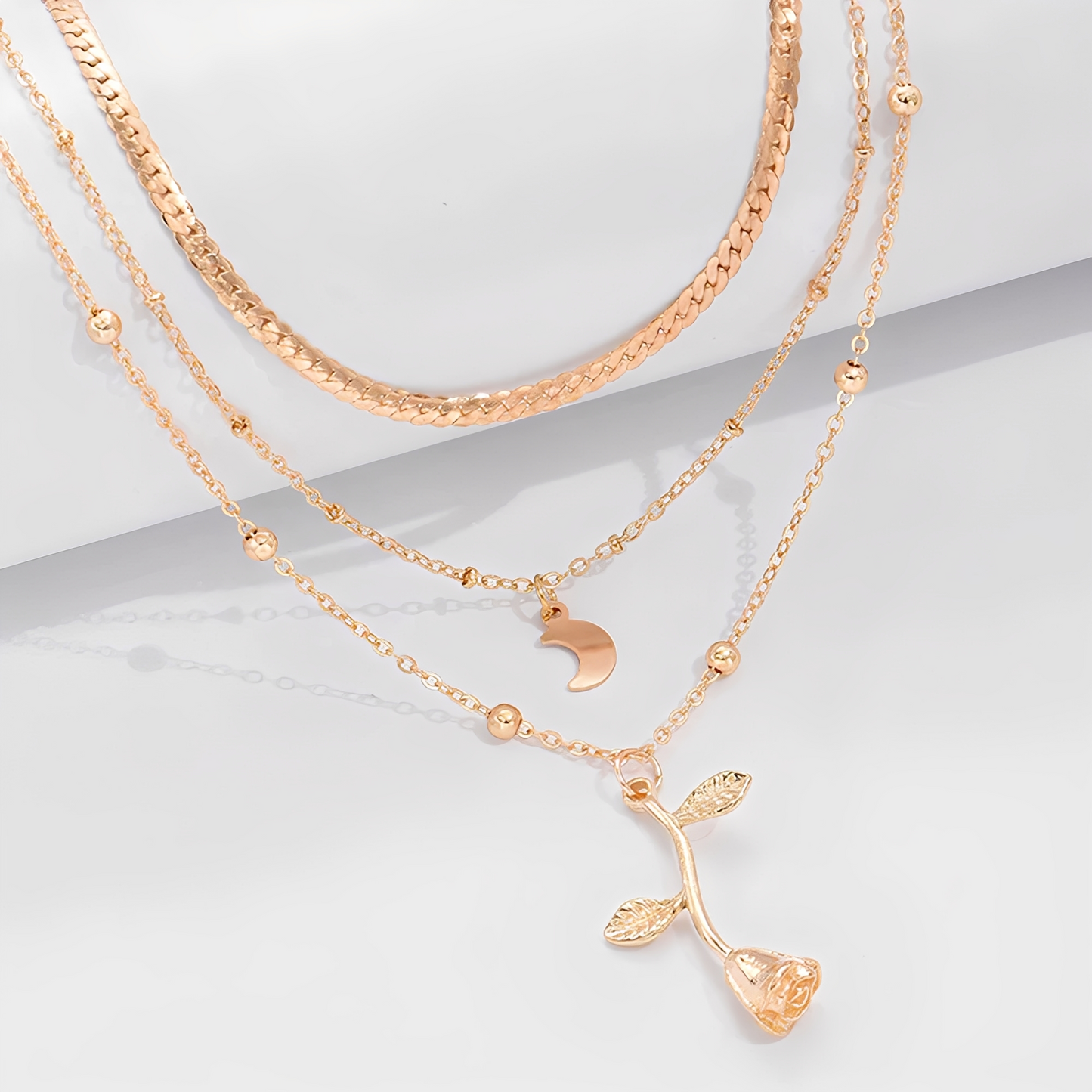 Sylvia – Pendant necklace pink & moon in gold