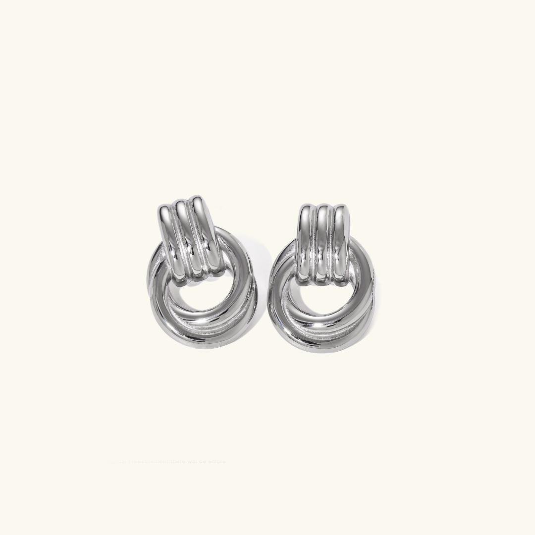 Luna – Overlapping gold hoops