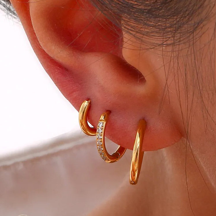 Jane – Huggie Hoops with Zirconia in Gold