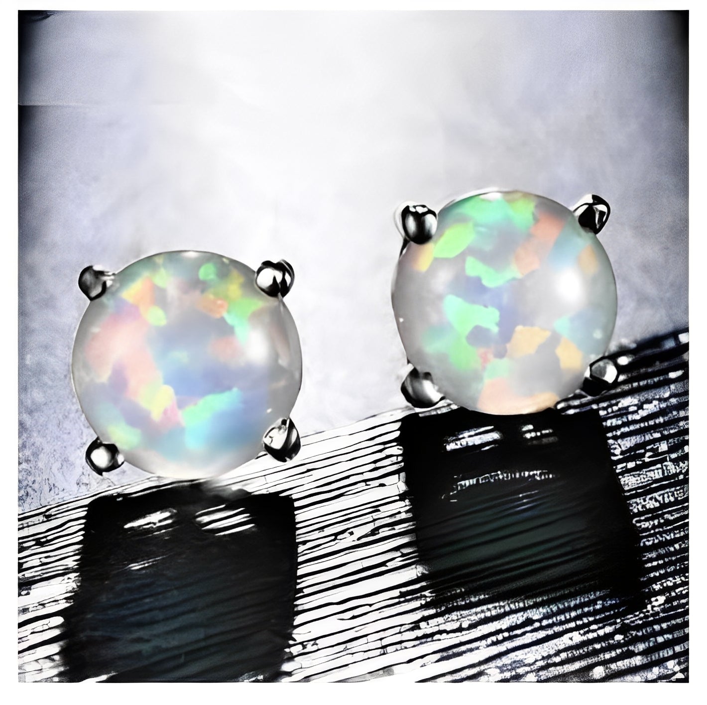 Camille – Stylish stud earrings in opal