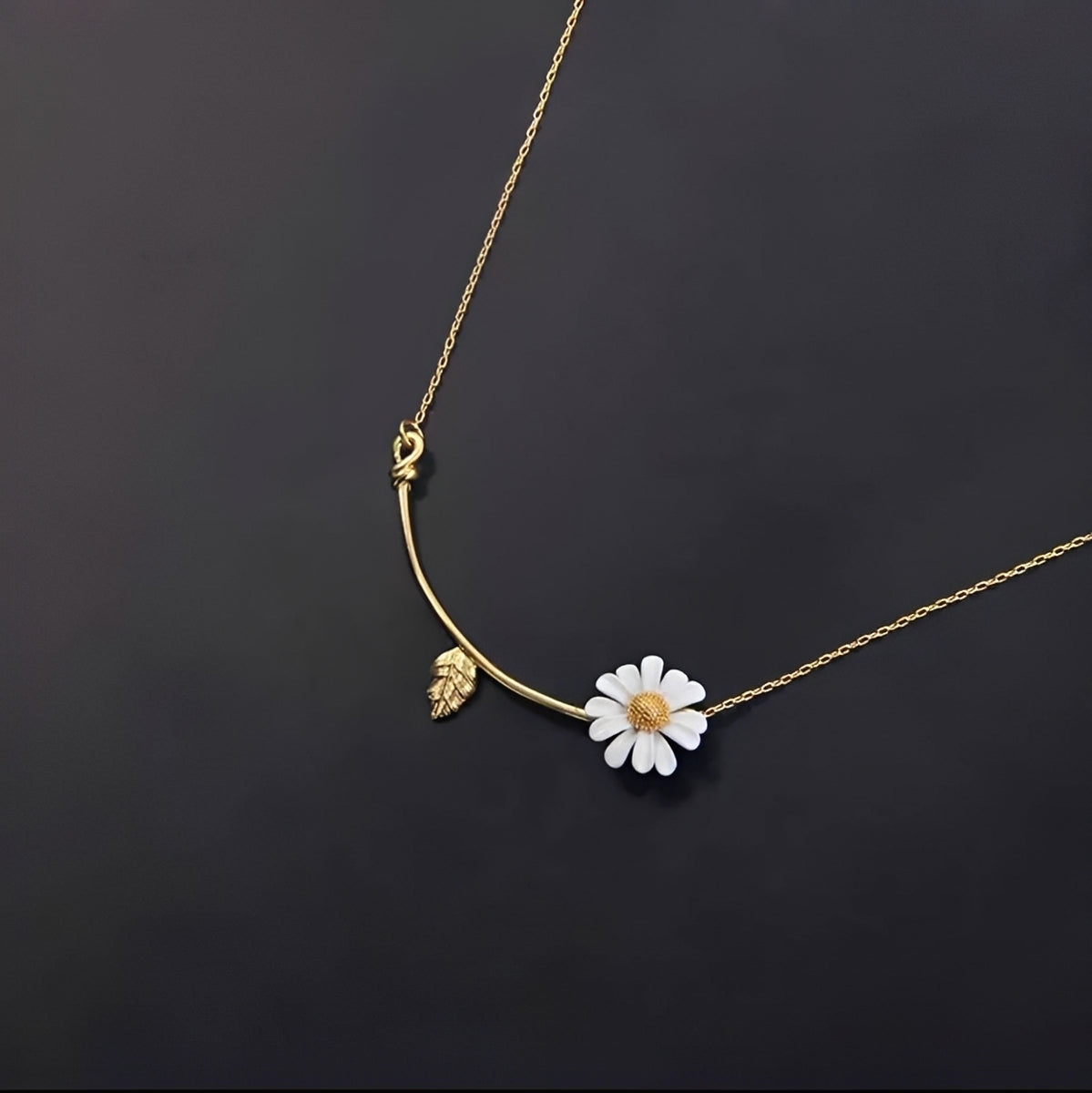 Azadeh - Flower and leaf necklace
