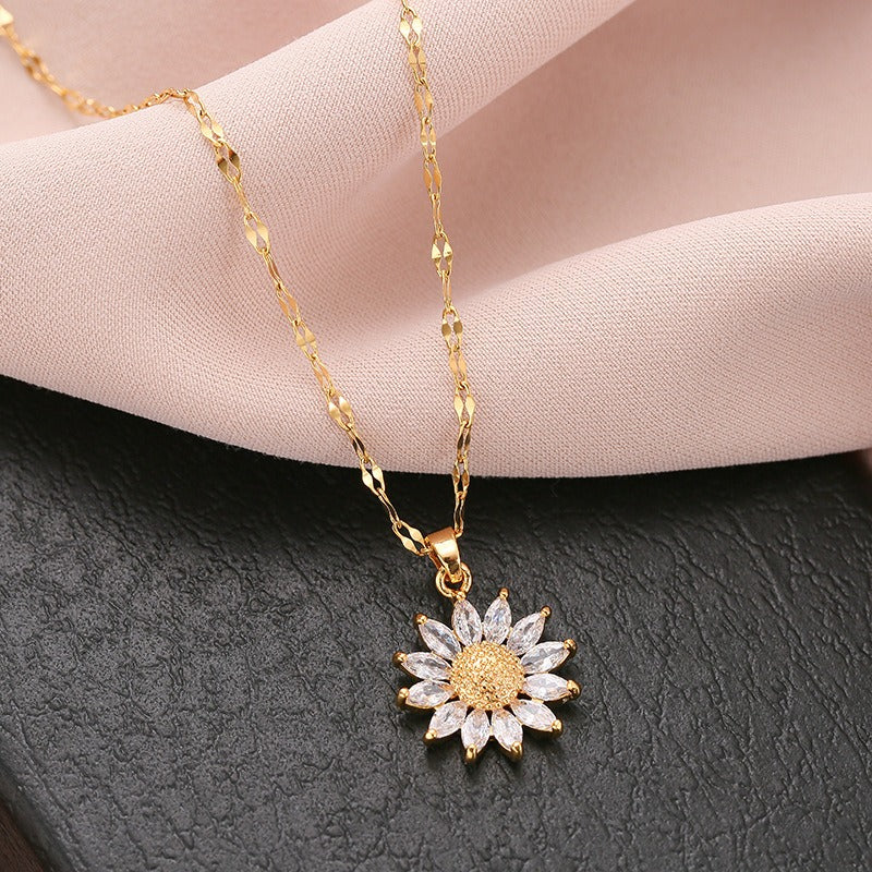 Jennie – Sunflower Necklace made of Crystal and Gold Plating