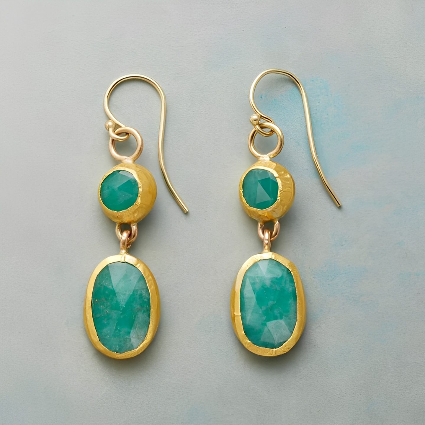 Mireya – Vintage golden earrings with turquoise stone