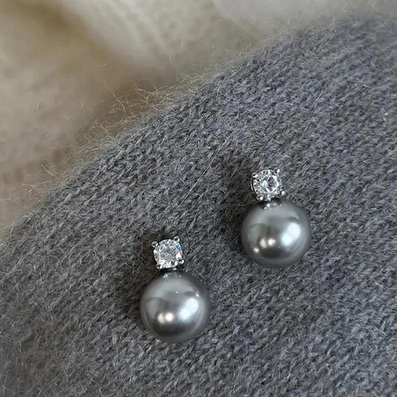 Noire – Timeless Drop Earrings with Dark Pearls