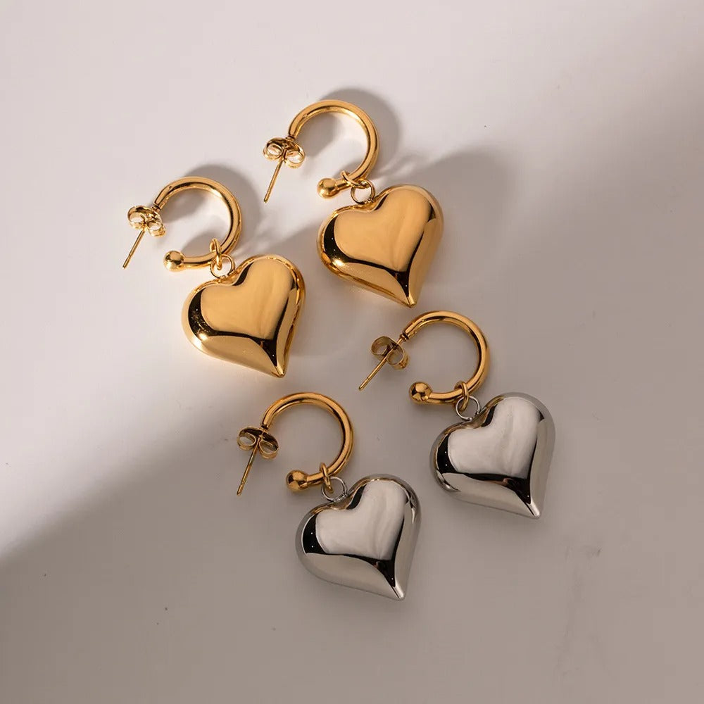 Liza – Hanging Heart Earrings Gold