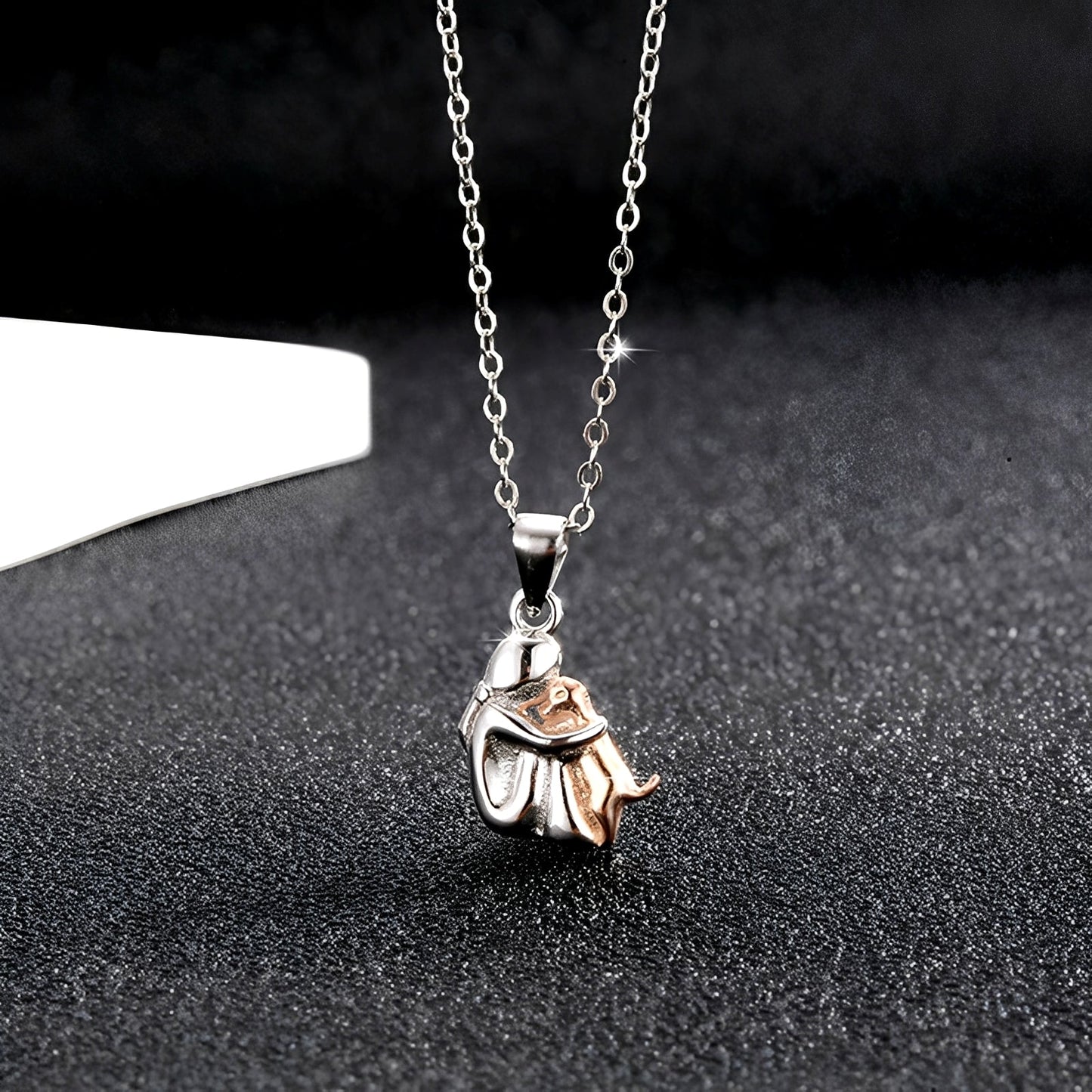 Neko – Necklace Pendant Hug Dog and Owner