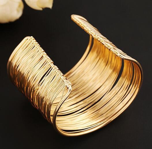 Mira – Stylish Bracelet in Antique Gold