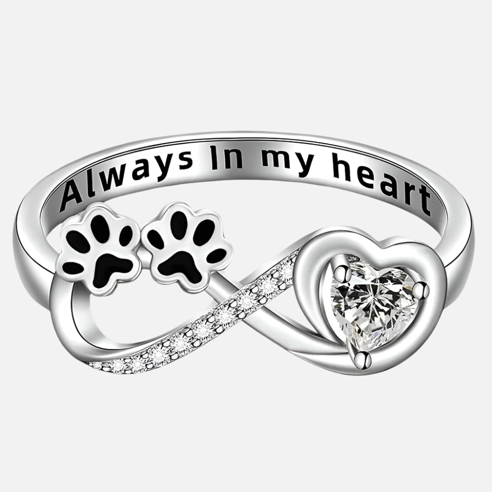 Haruko – Ring with Small Dog Paw Prints