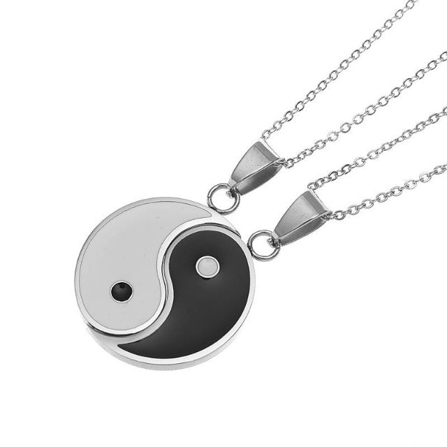 Tao – Divisible Yin Yang Necklace for Couples or Friends