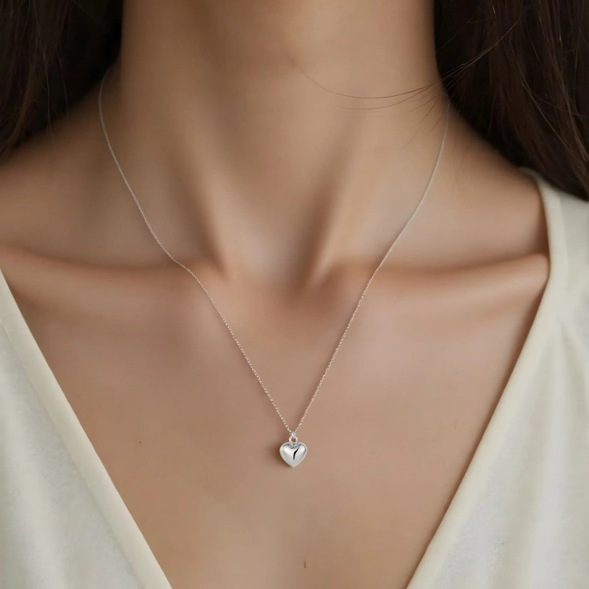 Women’s's Heart Pendant Necklace with Smooth Curved Surface