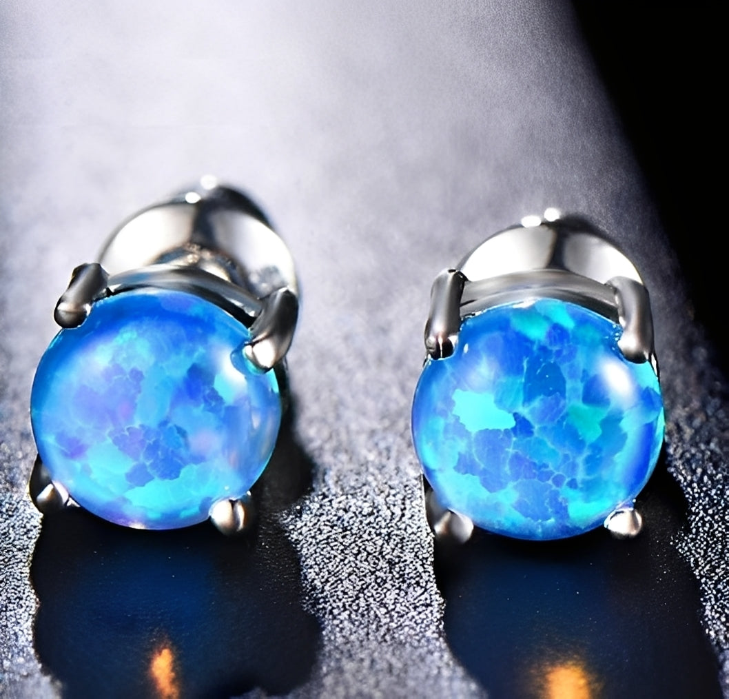 Camille – Stylish stud earrings in opal