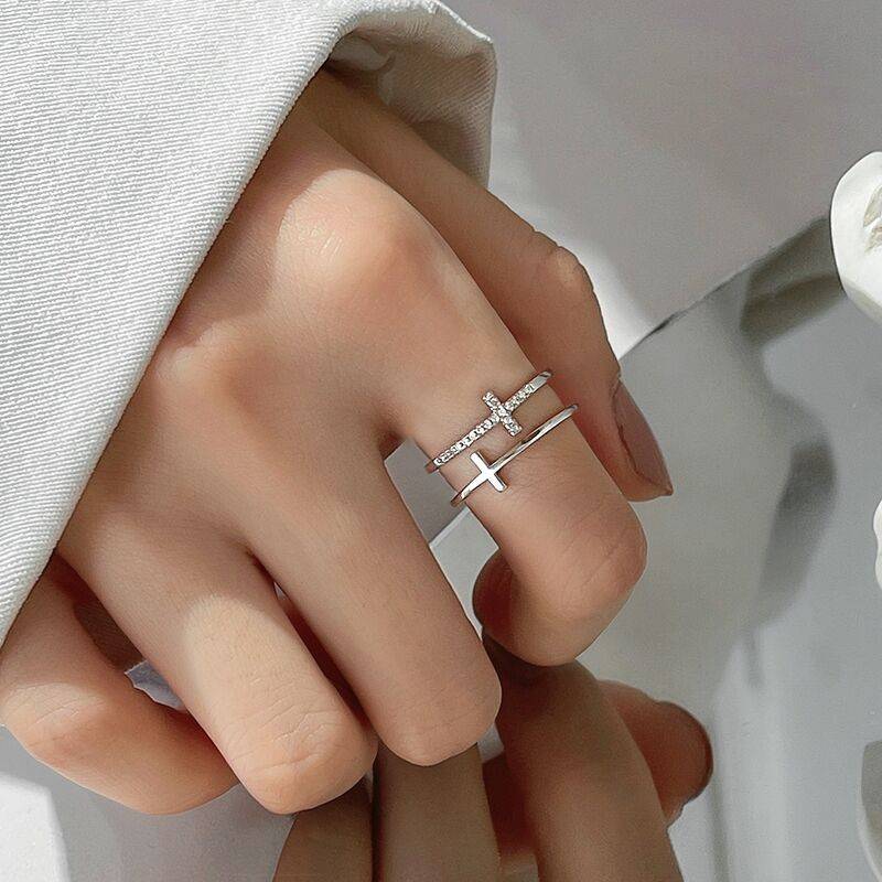 Double Bar - Fine Cross Ring