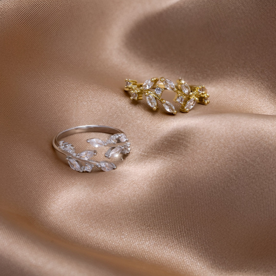 Aretha – Vine Ring with Brilliant Details