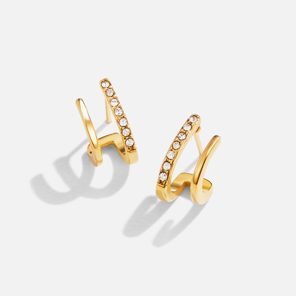Zendaya – Claw Earrings with Brilliant Details