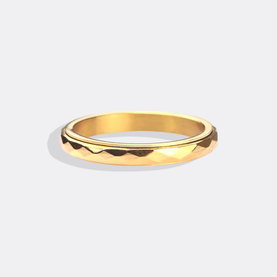 Nadia – Delicately Hammered Ring