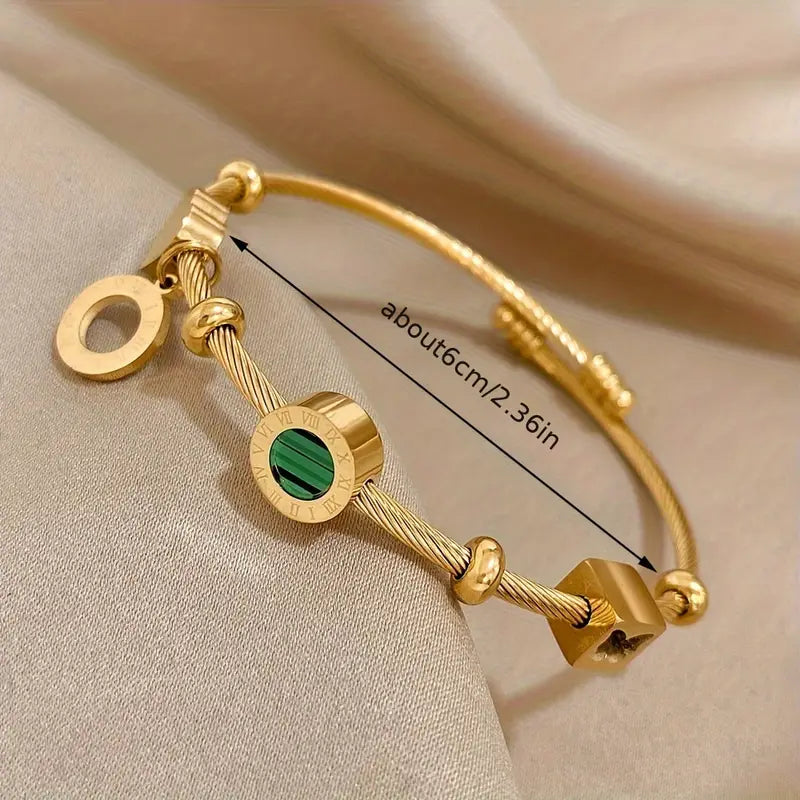 Rhian – Bracelet in Gold with Signature