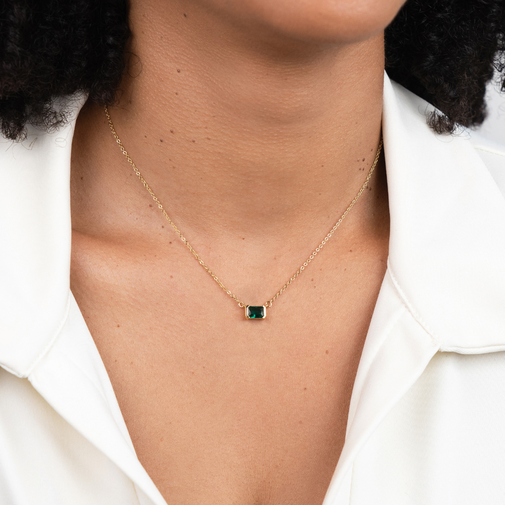Women's Pendant Necklace with Rectangular Stone and Fine Chain