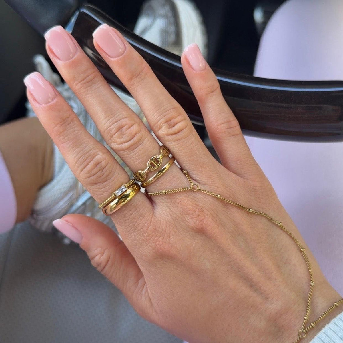 Women’s Link Ring with Oval Chain Links and Open Design
