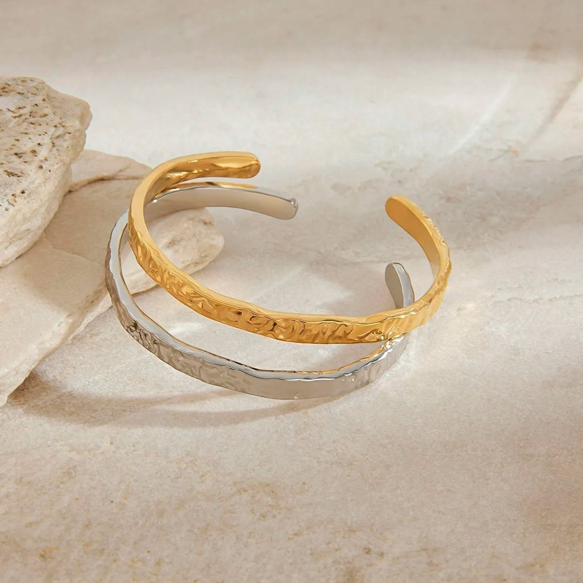 Women’s Open Bangle with Structured Surface and Narrow Band Design