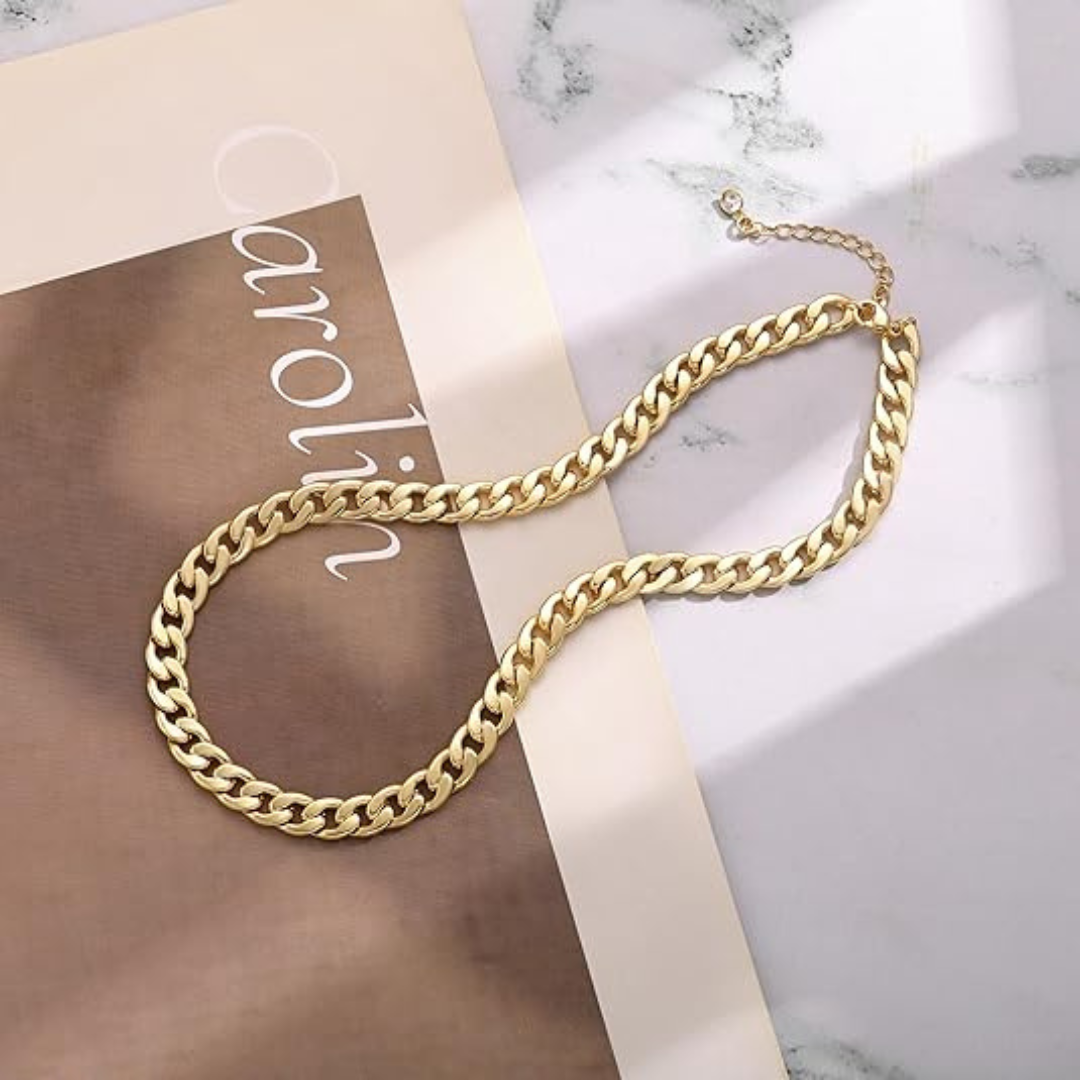 Anabel – Necklace with Golden Elements