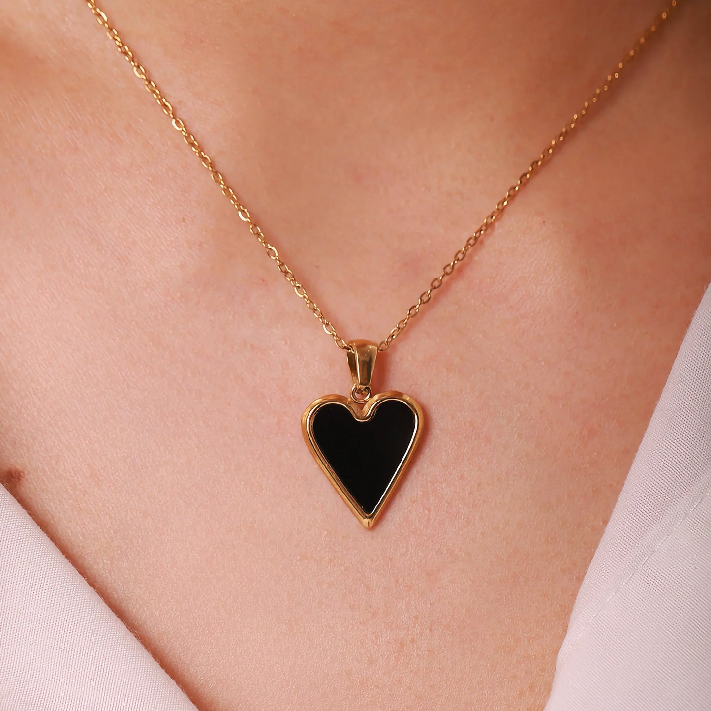 Blythe – Heart Necklace Elegant
