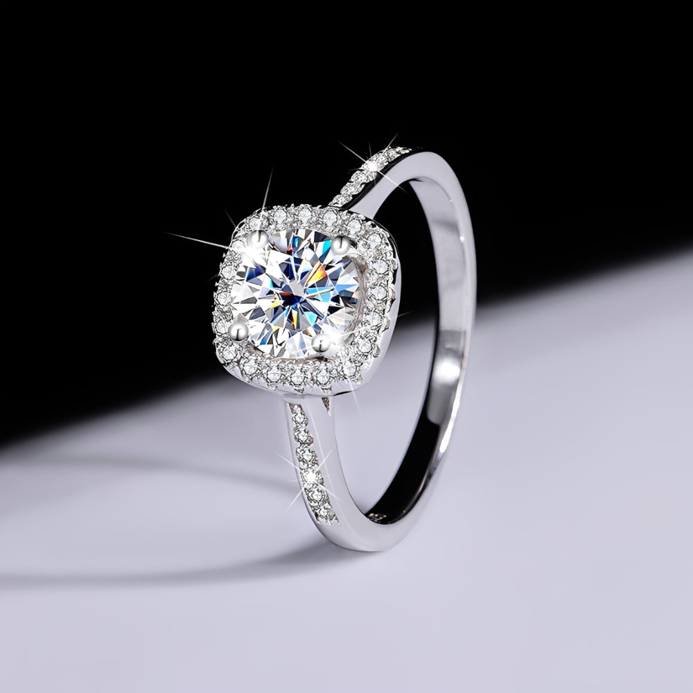 Women’s Ring with Round Center Piece and Square Halo Frame