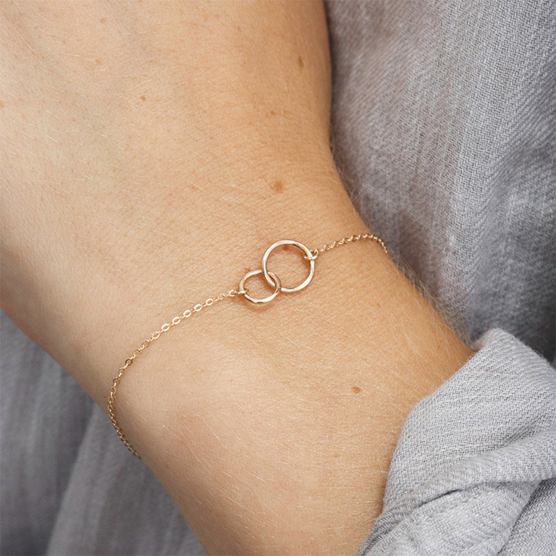 Intertwined rings bracelet - Overlapping rings
