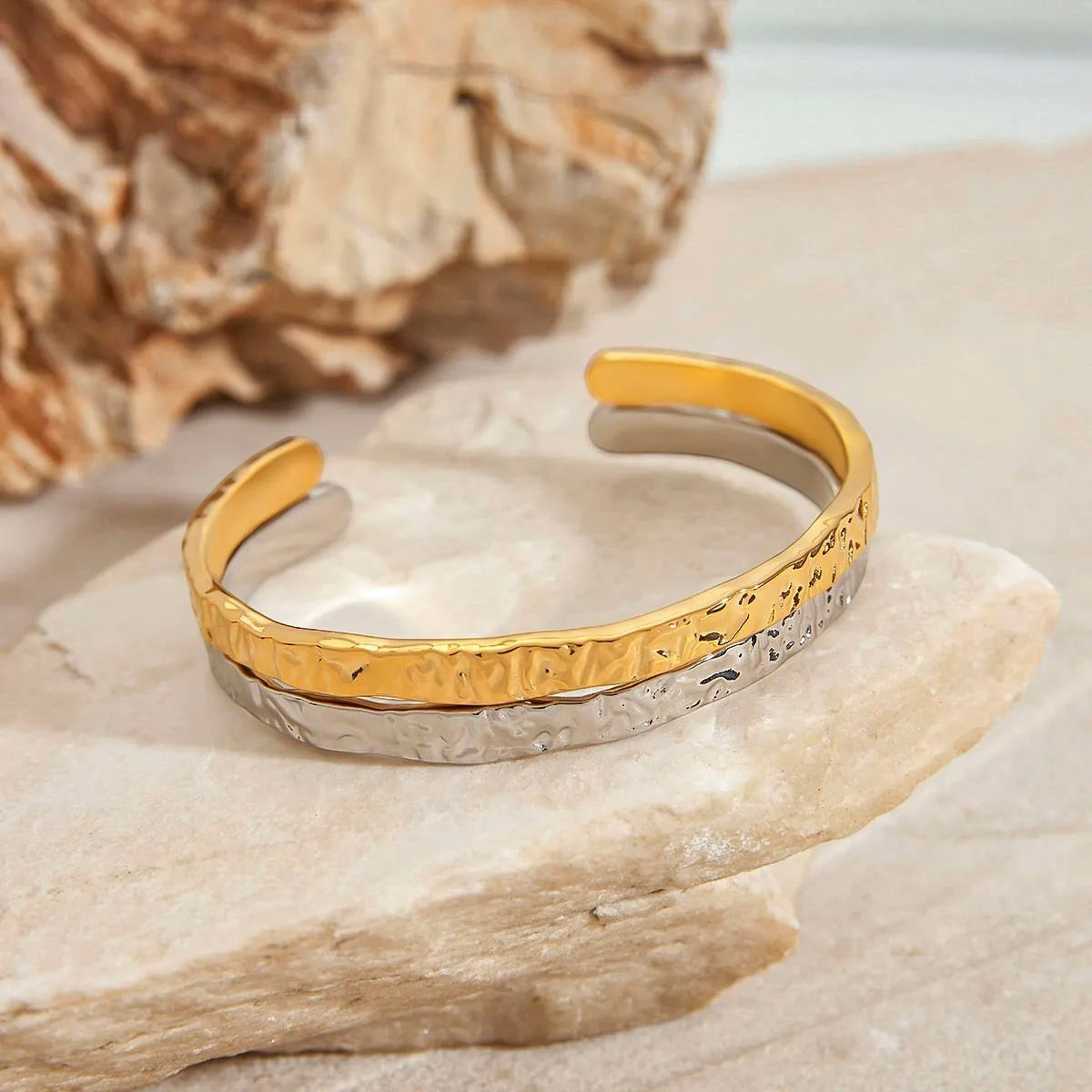 Women’s Open Bangle with Structured Surface and Narrow Band Design