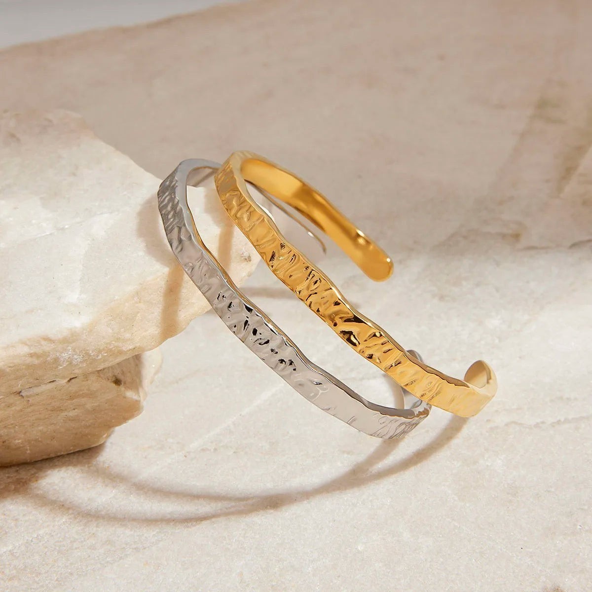 Women’s Open Bangle with Structured Surface and Narrow Band Design