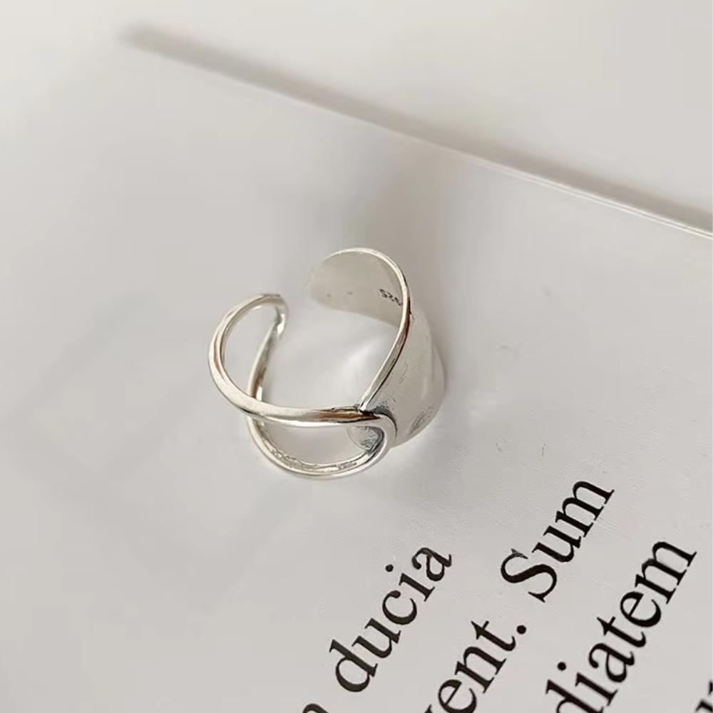 Women Adjustable Chunky Ring with Hammered Structure