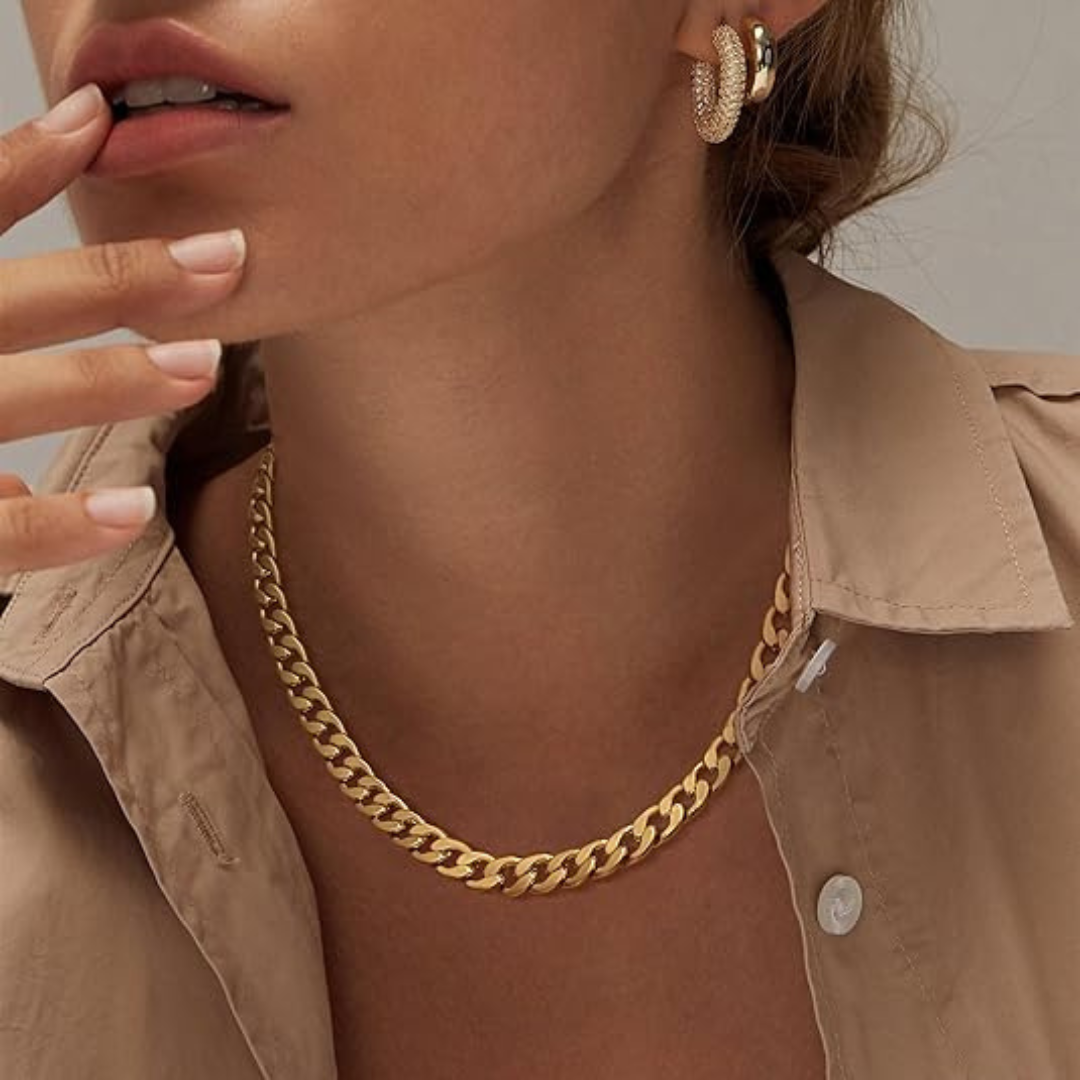 Anabel – Necklace with Golden Elements