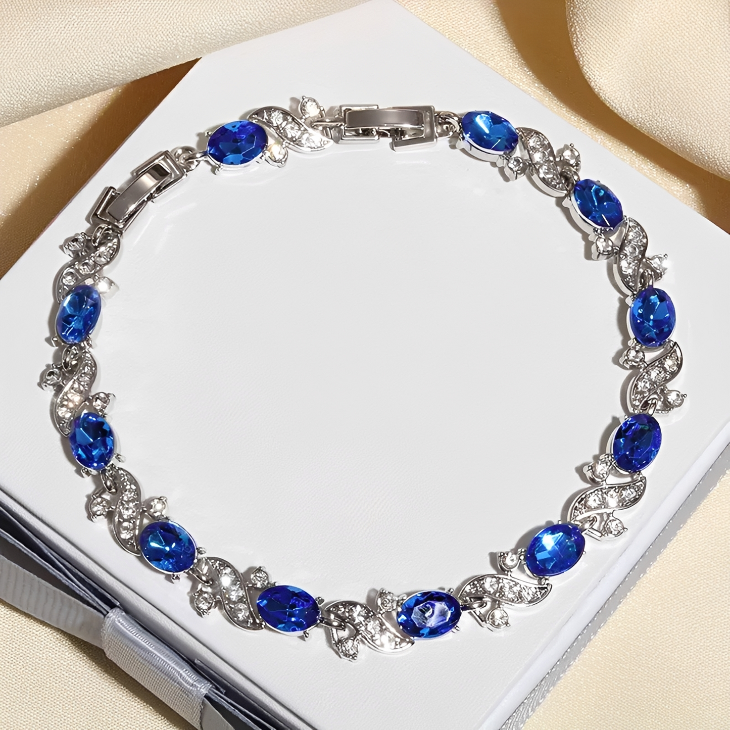 Carol – Stylish Gold Bracelet