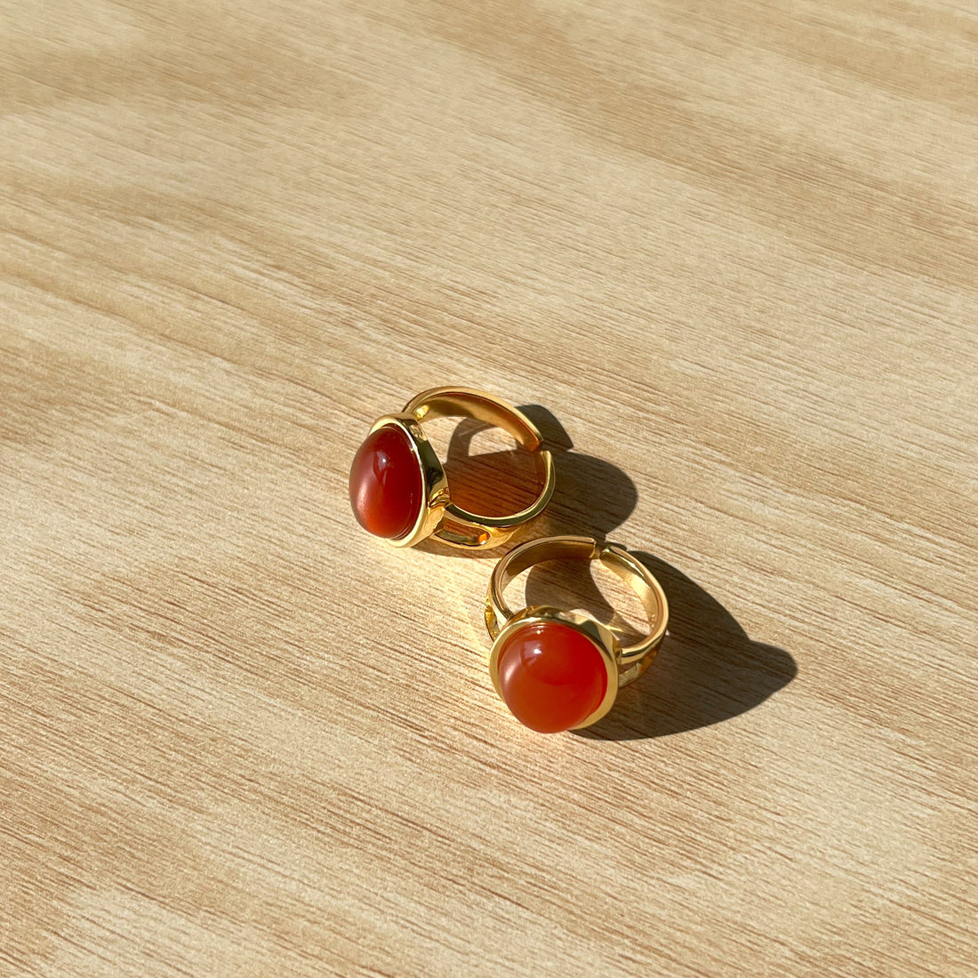 Women’s Ring with Oval Cabochon Detail and Narrow Band