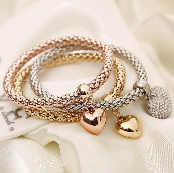 Aria – Metal bracelet with solid hearts