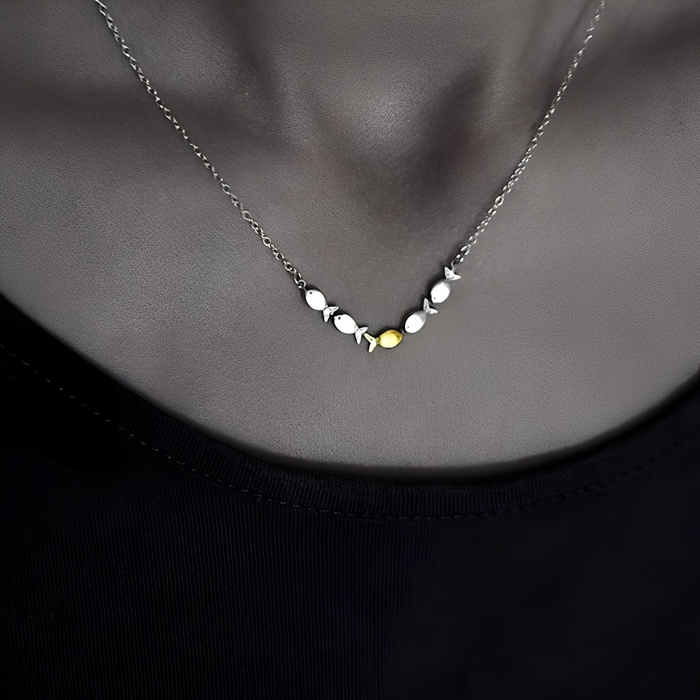 Amandine – Stylish goldfish necklace