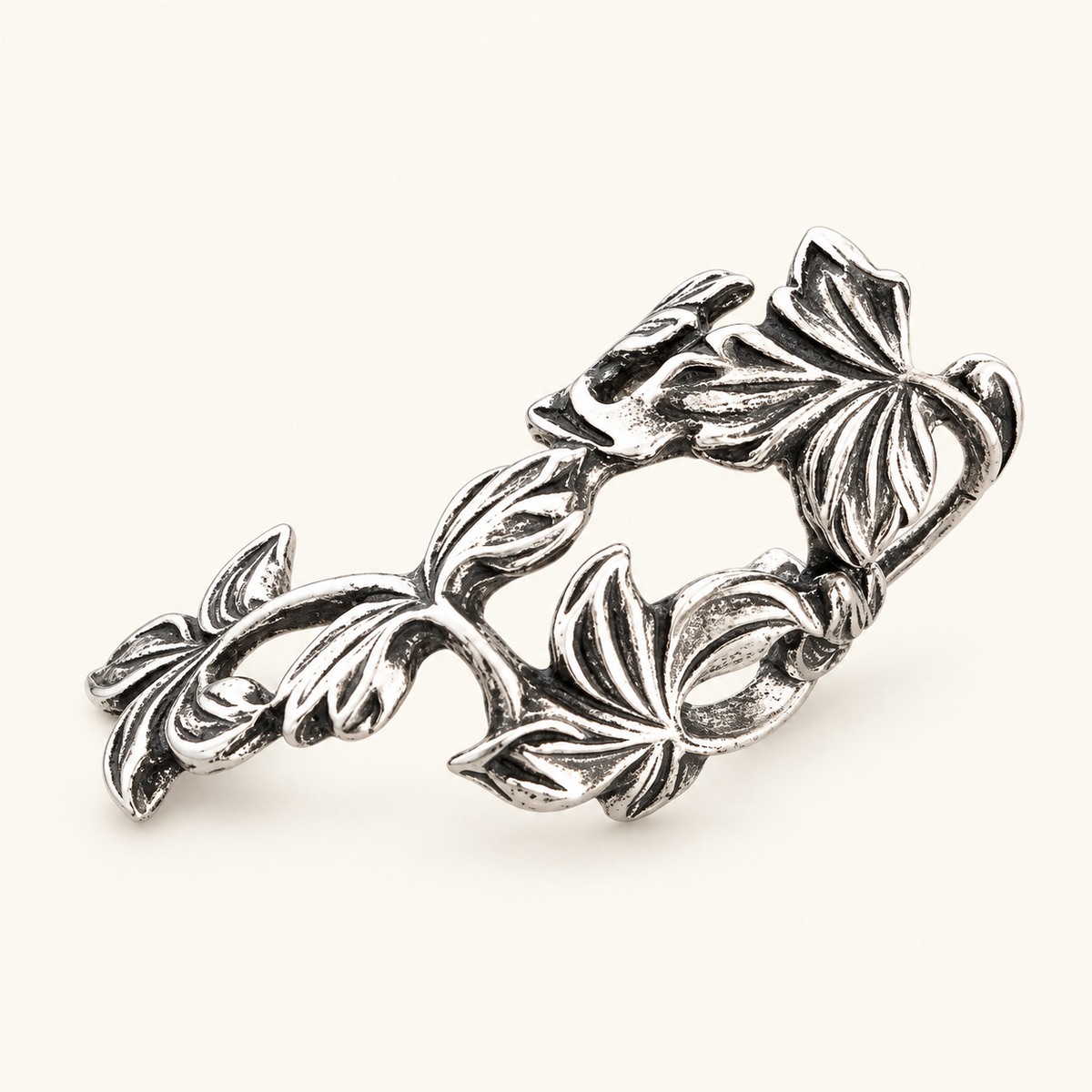 Women’s Earring with Floral Leaf Motif and Curved Ear-Crawler Shape