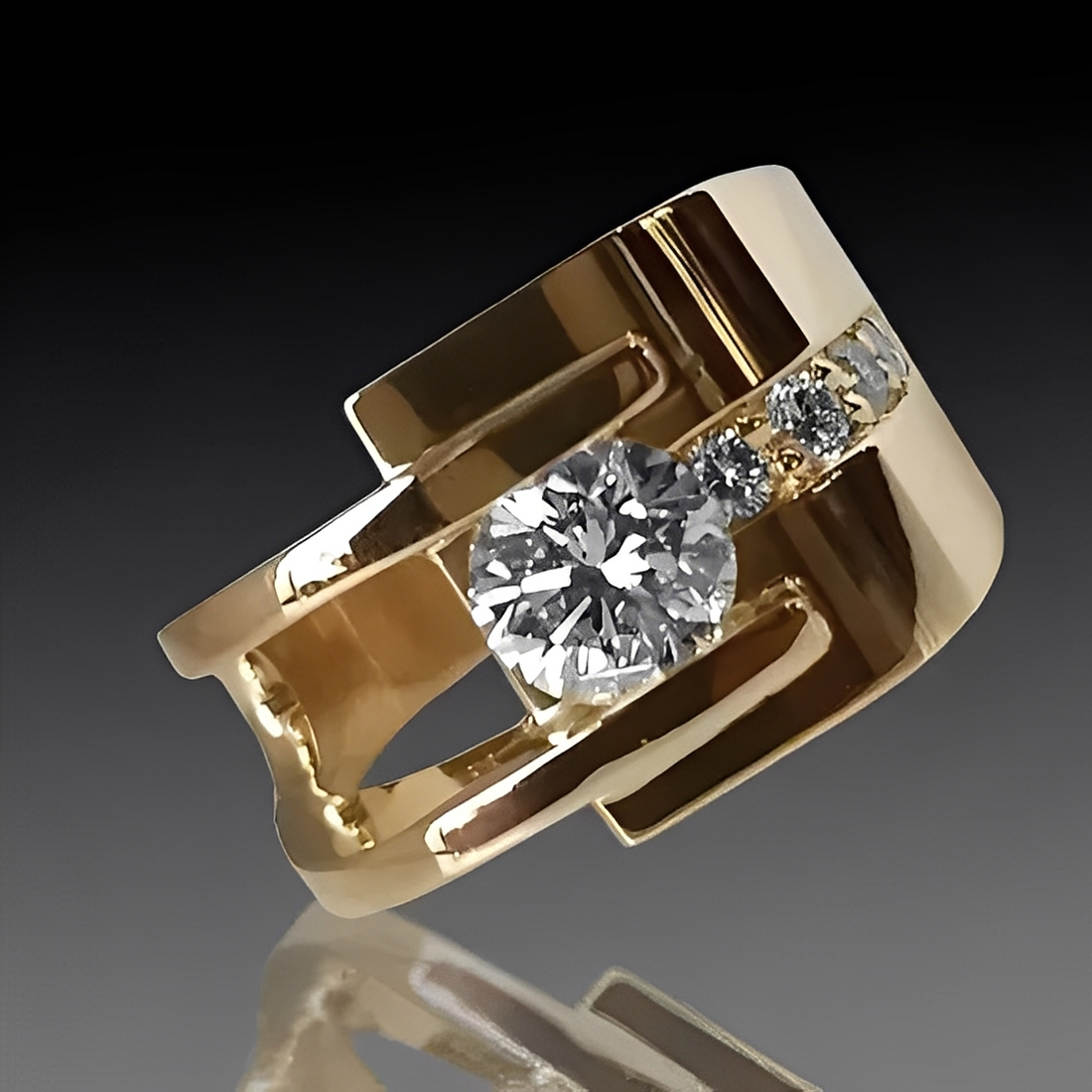 Sharon – Vintage Ring with Irregular Details