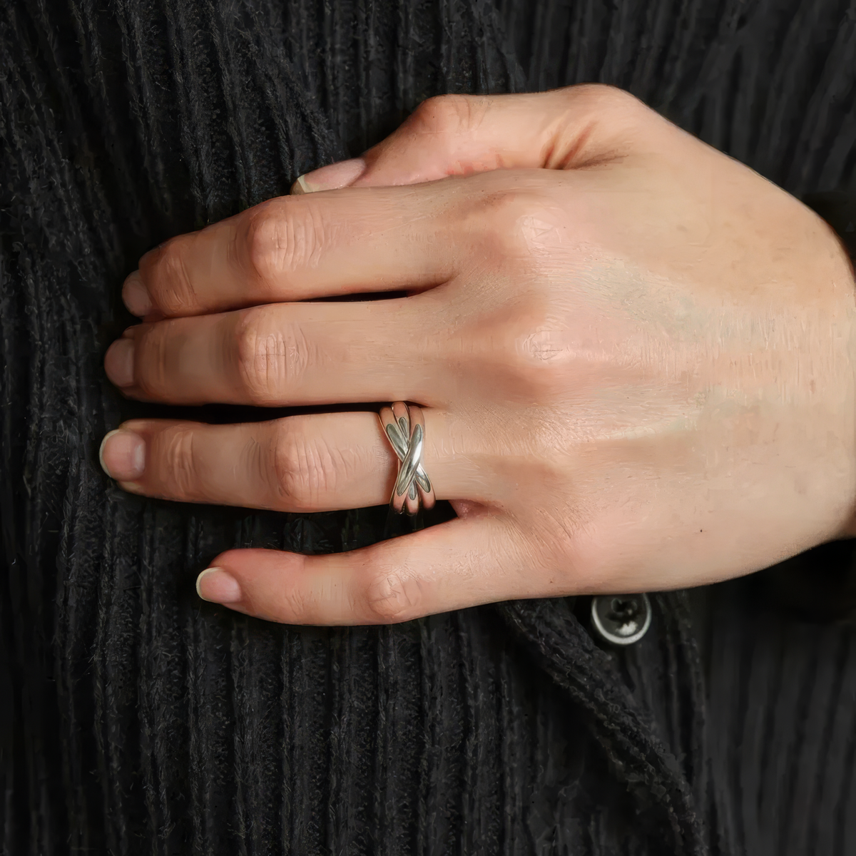 Women’s 3-row Ring with Interlocking Twist Design