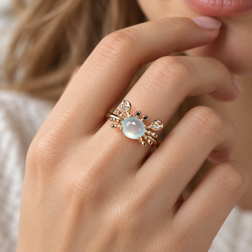 Women’s Ring with Crab Motif and Round Center Piece
