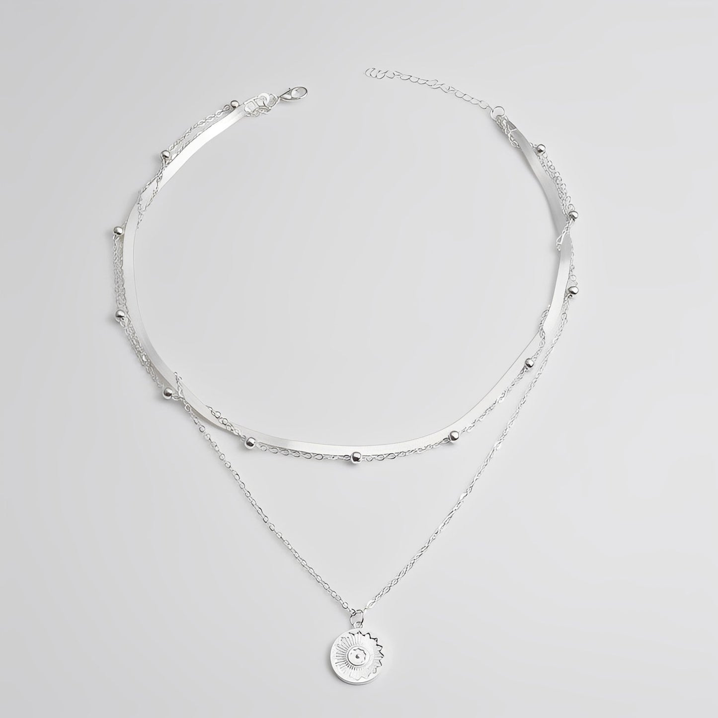Radiant Elegance – Traditional Silver Necklace
