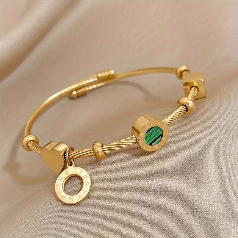 Rhian – Bracelet in Gold with Signature