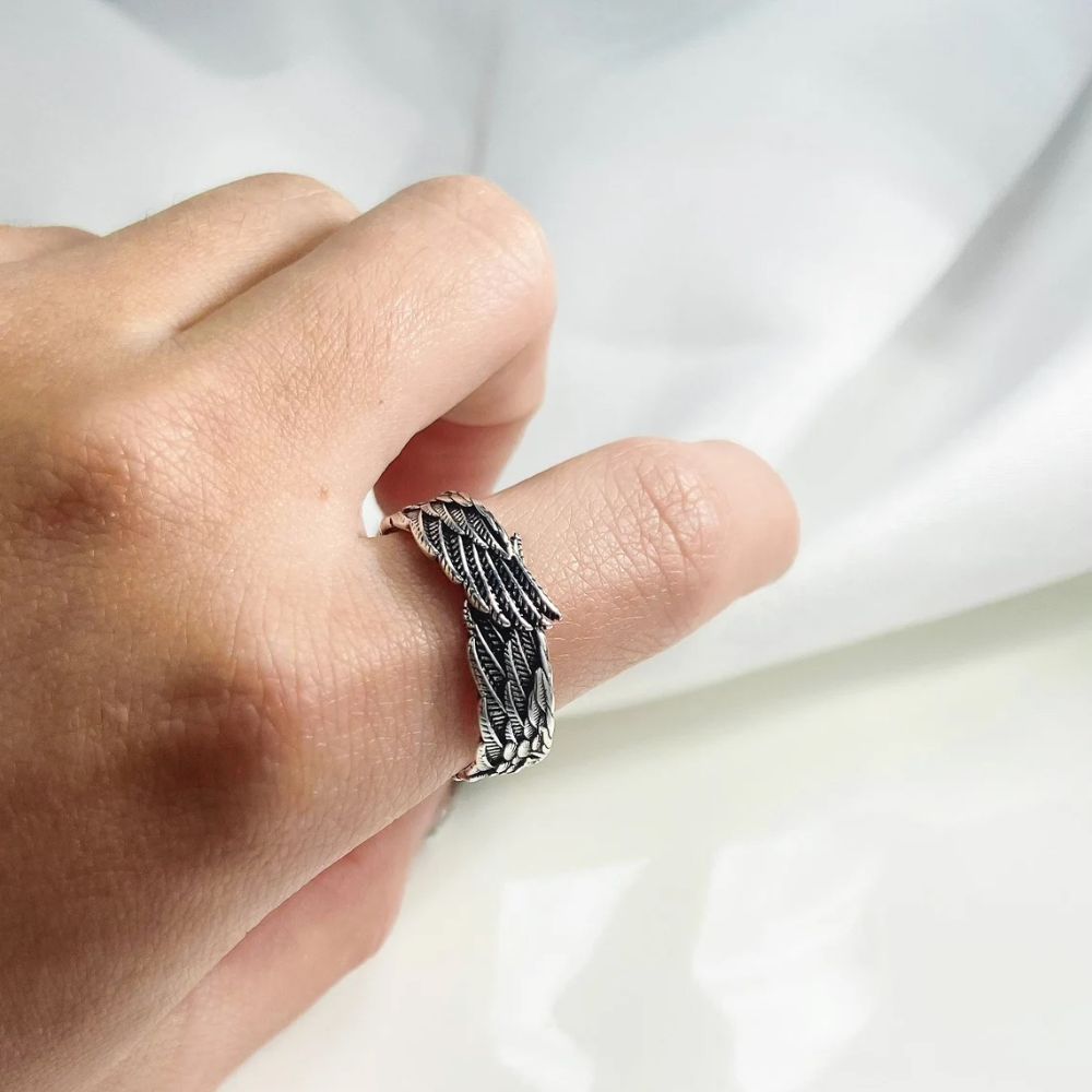 Xenia – Ring with Angel Wings in Punk Retro Style