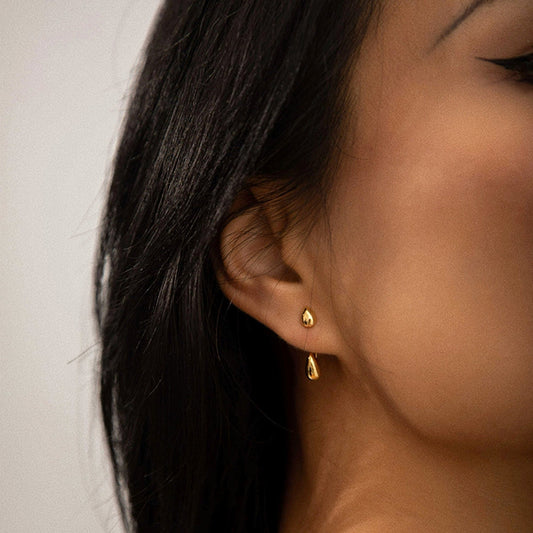 Nowee – Stud Earrings in Drop Shape