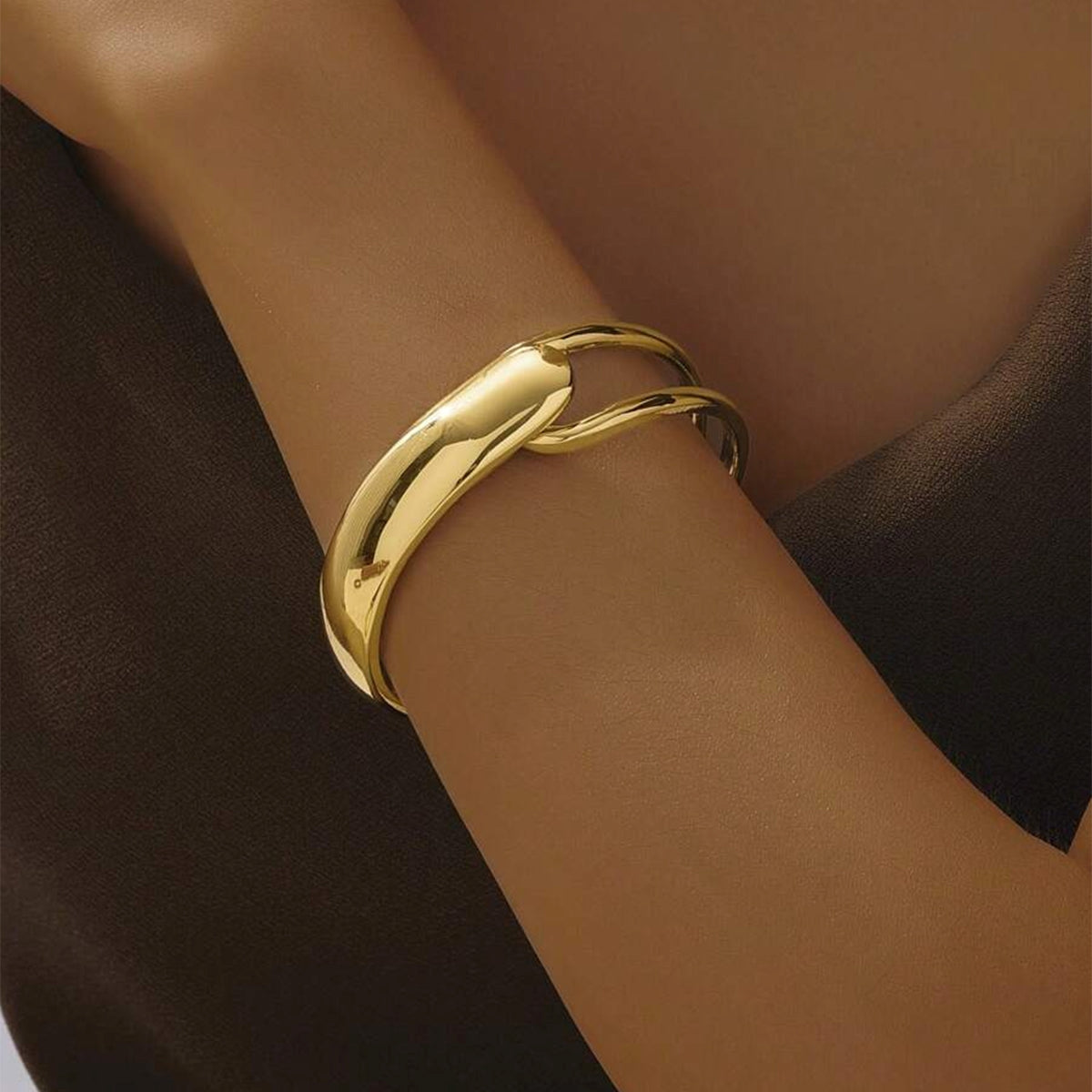 Livina – Delicate Elegant Gold Bracelet