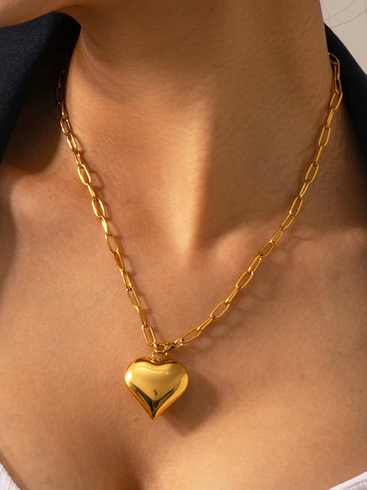 Babette – Gold-Plated Paperclip Necklace with Golden Hearts