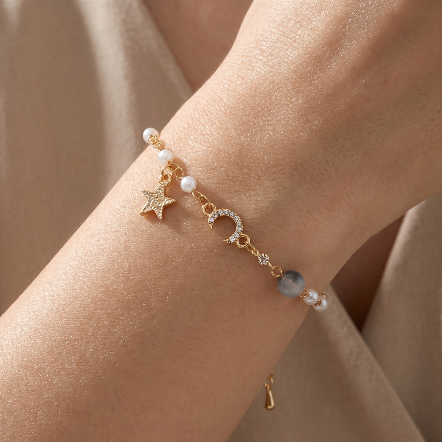 Selina – Bracelet with Moon and Stars