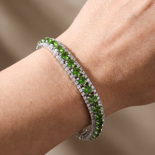 Janna – Golden Bracelet with Natural Shine