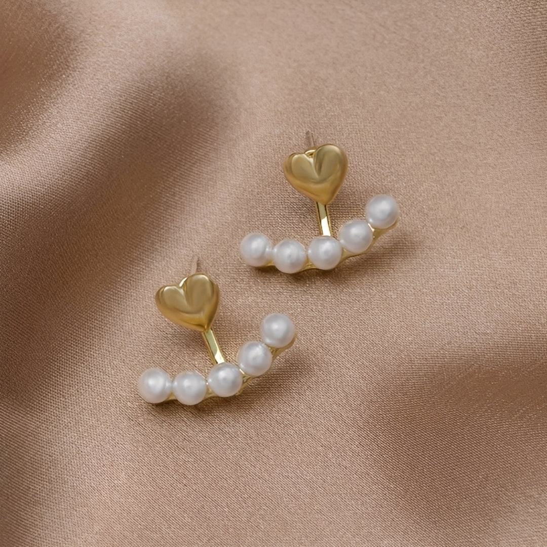 Avery – Heart-shaped gold earrings with pearls